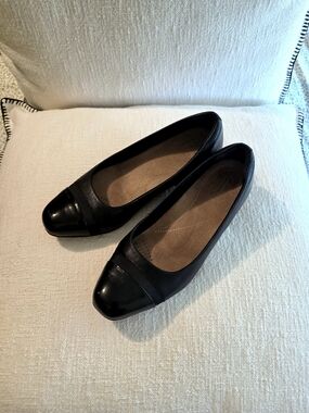 Clarks Black Leather Slip-On Pumps